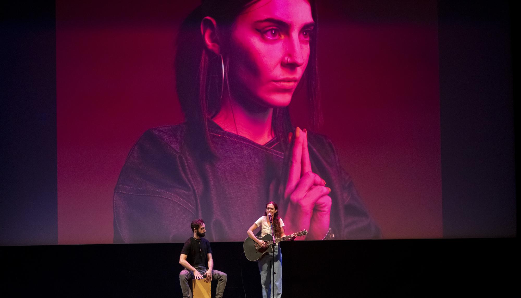 Estreno documental Eterna Gata Cattana 01